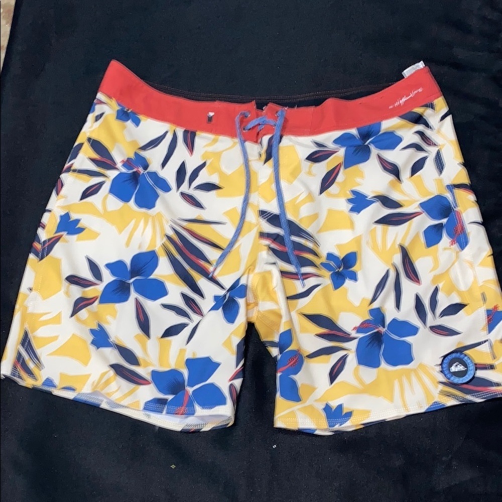 Quiksilver HOGH LINE Board Shorts Vibrant‎ TROPICAL Swimwear MENS size 38 EUC